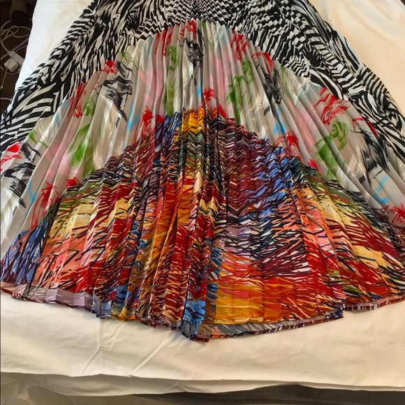 Missoni, NWT high waisted, maxi, pleated, skirt - Picture 8 of 8
